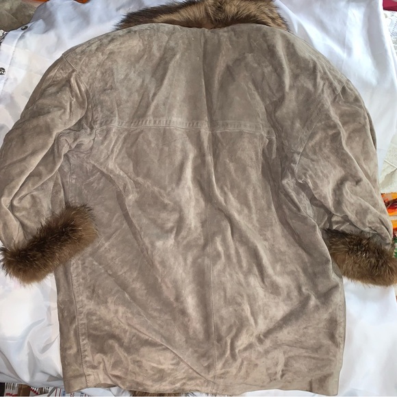 YVES SAINT LAURENT FOURRURES size XL suede/raccon/sheared beaver COAT - Picture 6 of 13